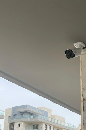 התקנת מצלמות אבטחה לבניין משותף