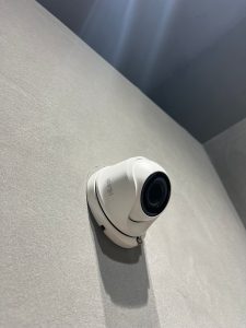 התקנת מצלמות אבטחה לבניין