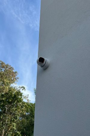 מצלמת אבטחה לבניין